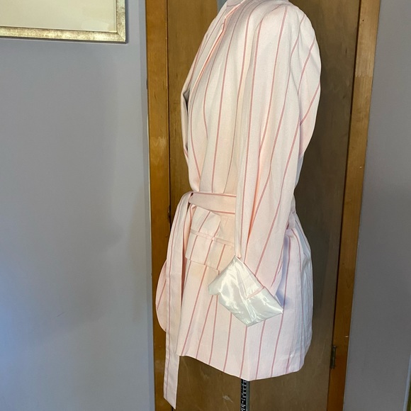 Blazer - Picture 5 of 8